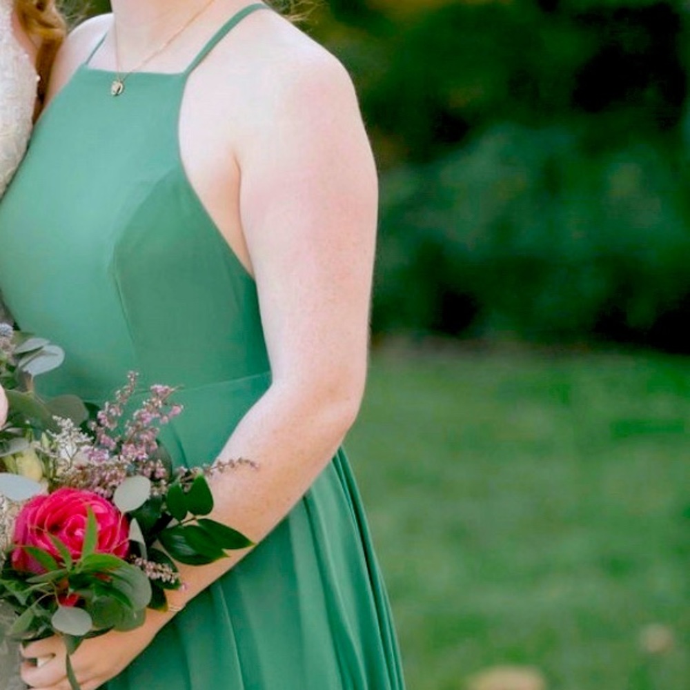 Lulu’s green bridesmaid / maid of honor dress